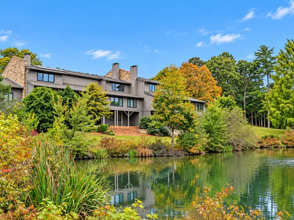 403 Crowfields Dr, Asheville, NC 28803