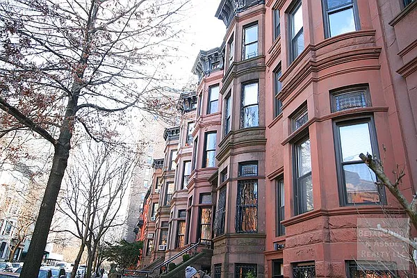 Rented by Dwell Residential Inc | media 9