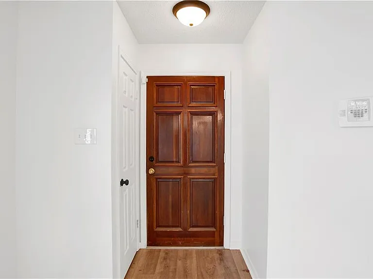 5631 Bentley Ln — Photo 6