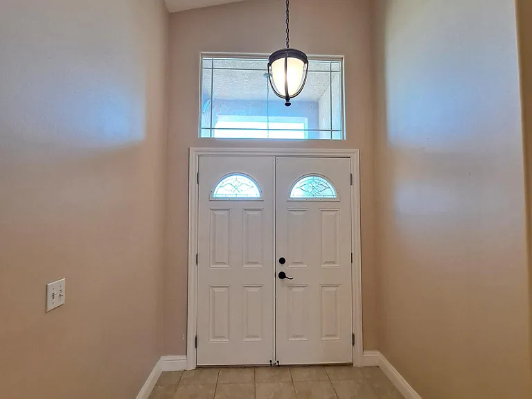 10601 Sheridan St — Photo 3