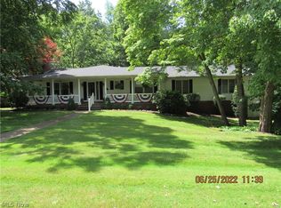 1913 Melbourne Dr, Coshocton, OH 43812