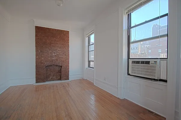 Rented by ROOM Real Estate | media 28