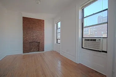 Rented by ROOM Real Estate