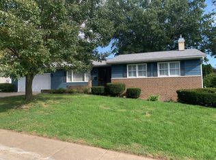 10 Forest Park W, Jacksonville, IL 62650