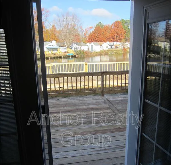12 Waterview Point — Photo 18