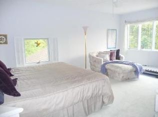 2130 Overlook Ct, Ann Arbor, MI 48103