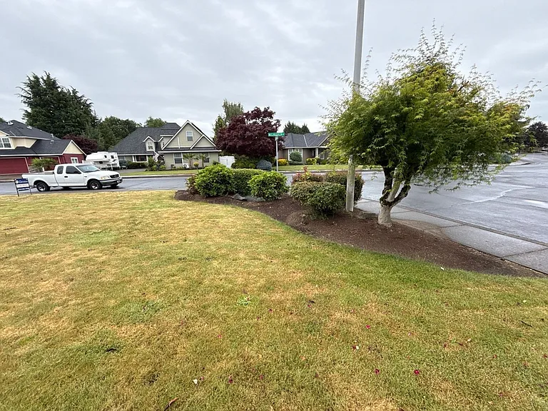 191 McLaughlin Dr — Photo 42
