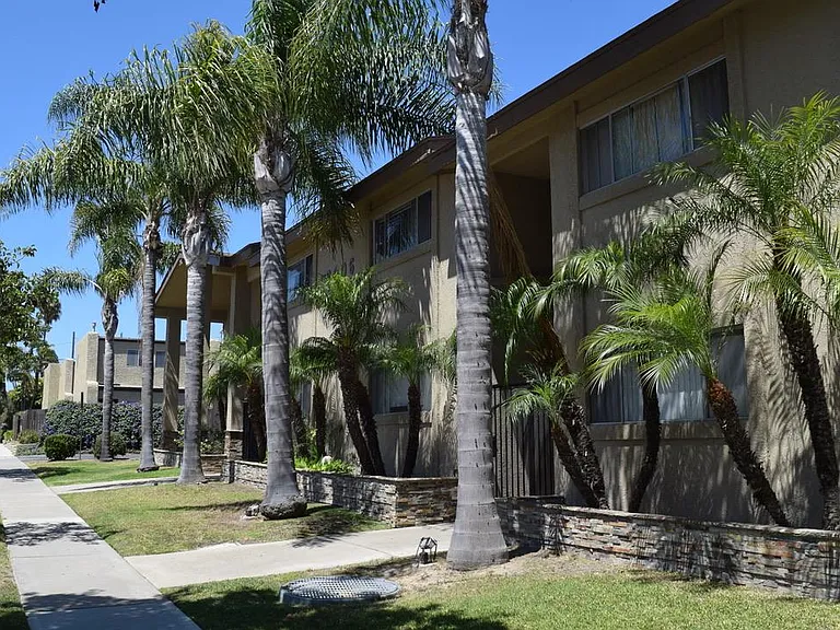 2006 Florida St #4 — Photo 1