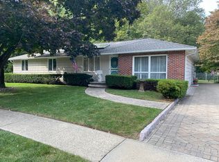 92 Swartzel Dr, Middletown, NJ 07748