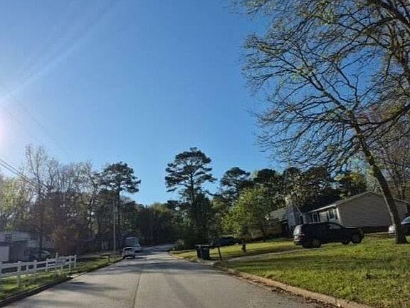 4th image of 3820 Sugar Creek Dr