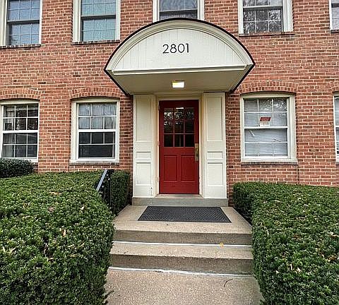 2nd image of 2801 Arlington Blvd APT 201