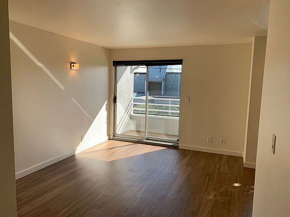 4th image of 1233 Taylor Ave N #102