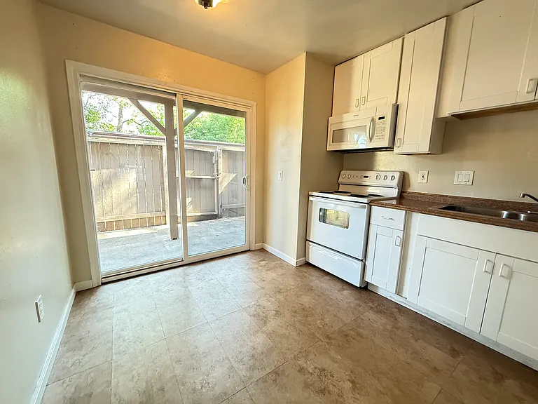 145 Lincoln St #2 — Photo 5