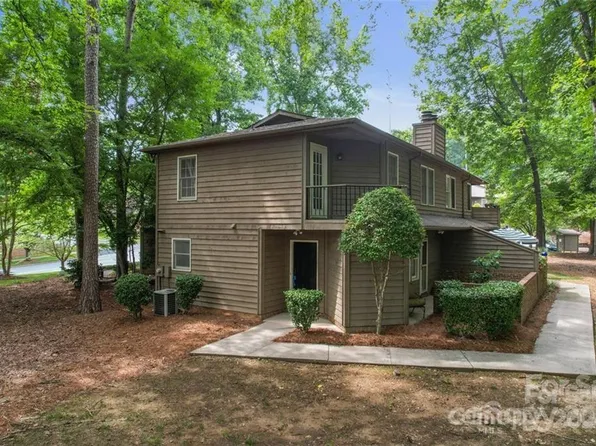 3435 Colony Crossing Dr, Charlotte, NC 28226