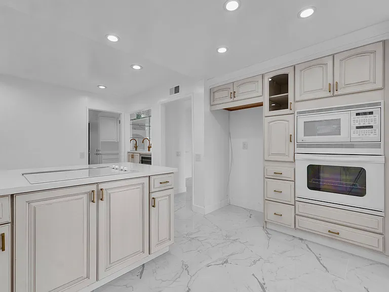 2506 Sapra St — Photo 29