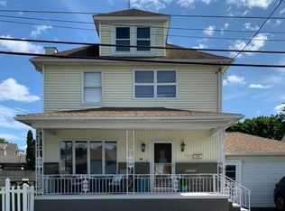 707 Hickory St, Peckville, PA 18452