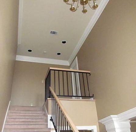 3rd image of 8 Five Oaks Dr