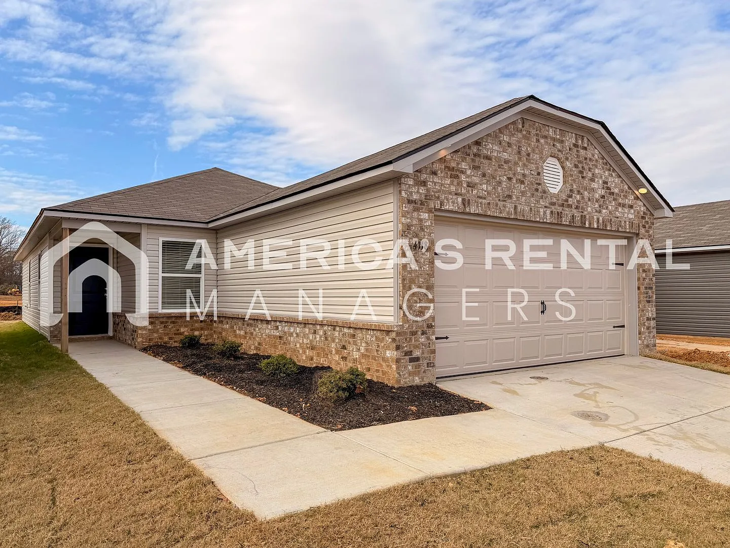 Move In Ready Home in Kenzie Meadows! View with 48 Hours Notice! — Photo 2