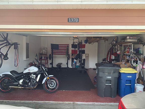 4th image of 1370 Priory Cir