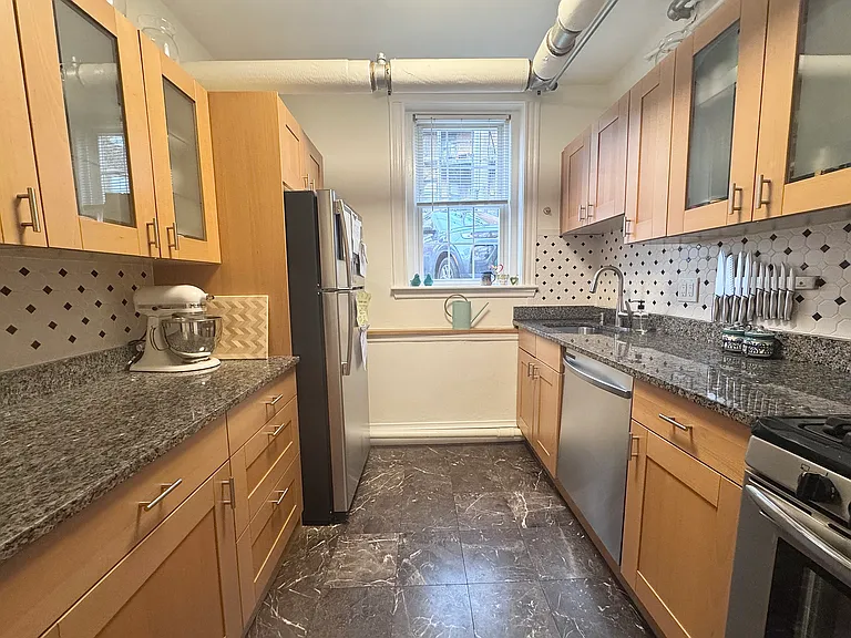 139 Beaconsfield Rd #B1 — Photo 2