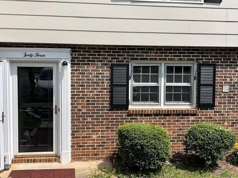 1st image of 43 Summercreek Dr