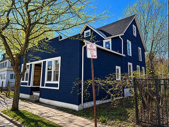 3rd image of 16 Hazel St