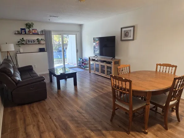 117 Cluff Crossing Rd APT 7, Salem, NH 03079
