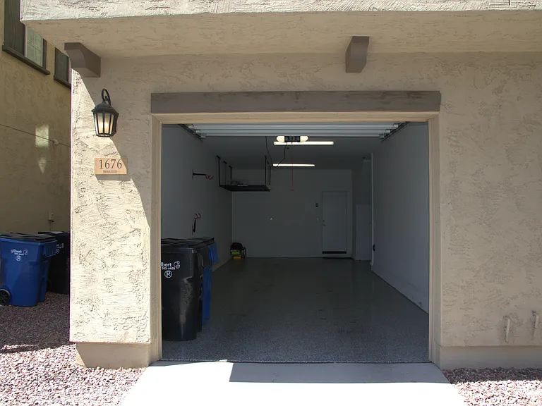 1676 E Hampton Ln — Photo 38