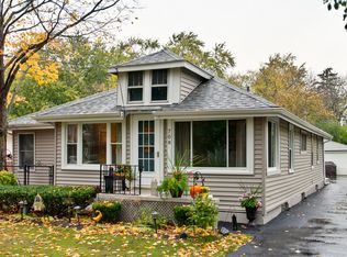 708 Woodland Rd, Palatine, IL 60074