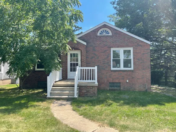 1305 E Broadway St, Streator, IL 61364