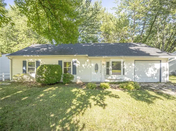 112 Countryside Ln, Fairview Heights, IL 62208