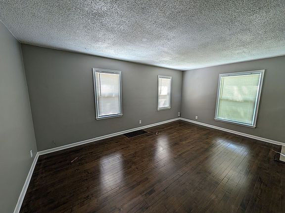 2nd image of 500 W Southside Blvd