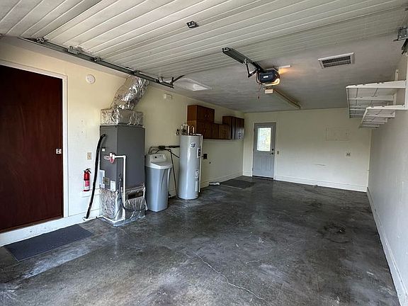 3rd image of 322B Millcreek Dr