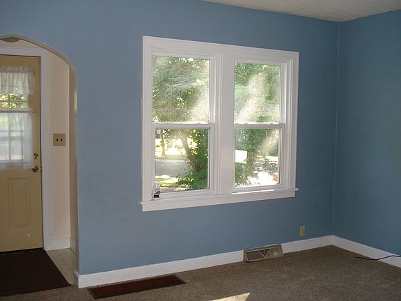 2nd image of 427 1st Ave NE