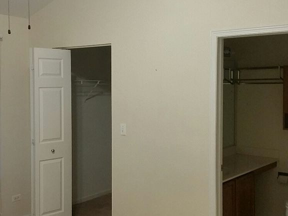 5th image of 12 W Briarwood Dr