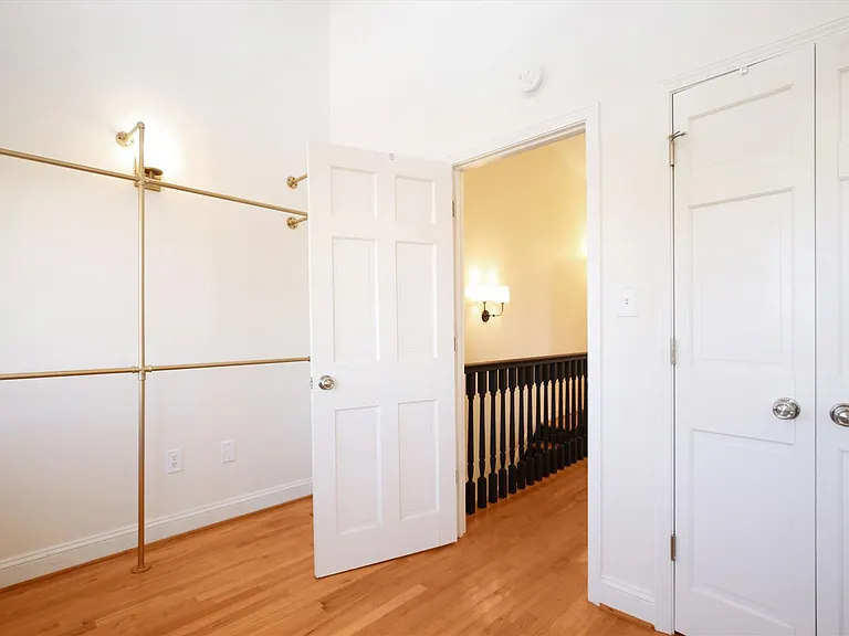 1533 A St NE — Photo 29