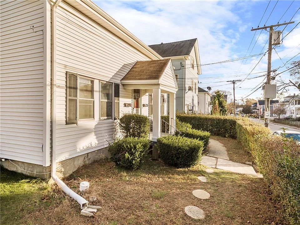 93 Pond St, West Warwick, RI 02893 Zillow