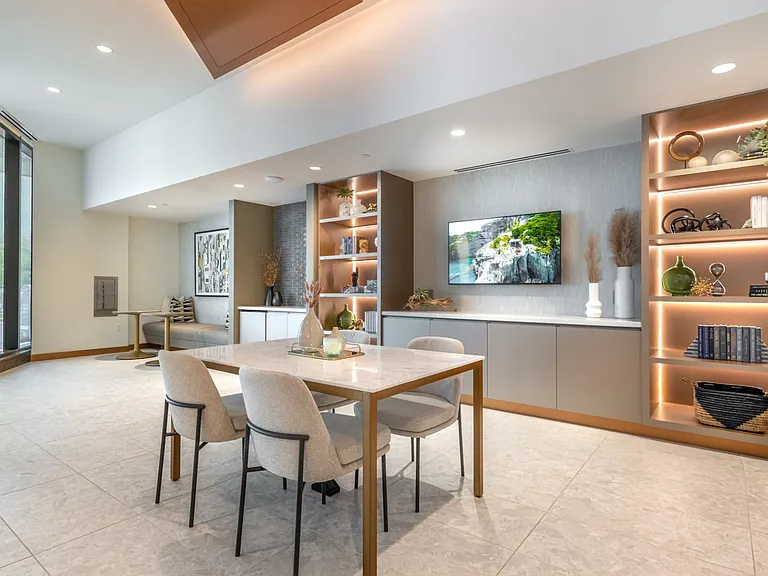Eastline Residences — Photo 19