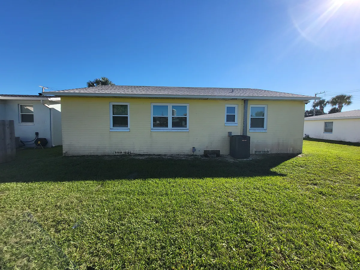 Building Photo - 415 Seaview Ave