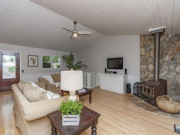 3rd image of 1360 Parks Mill Dr