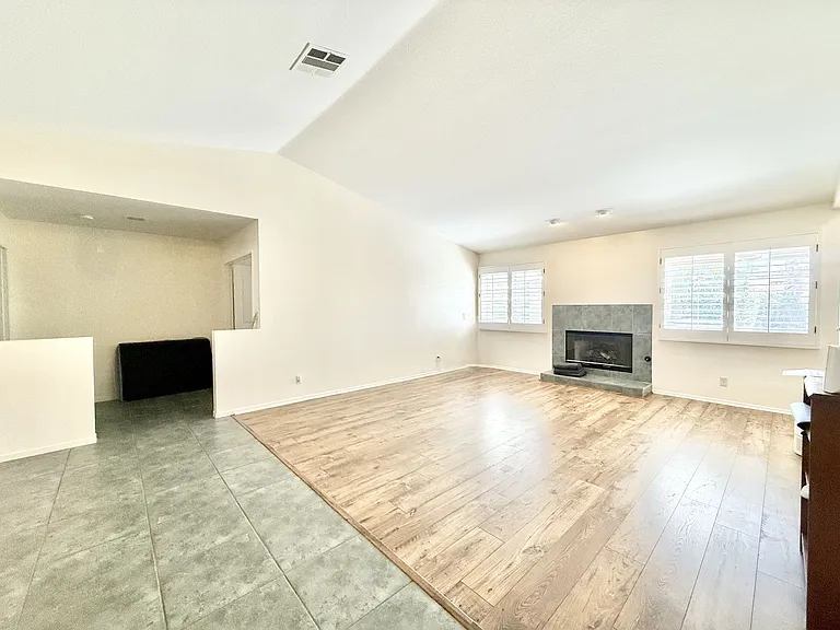 39850 Regency Way — Photo 4