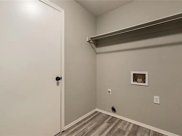 12308 SW 14th St — Photo 7