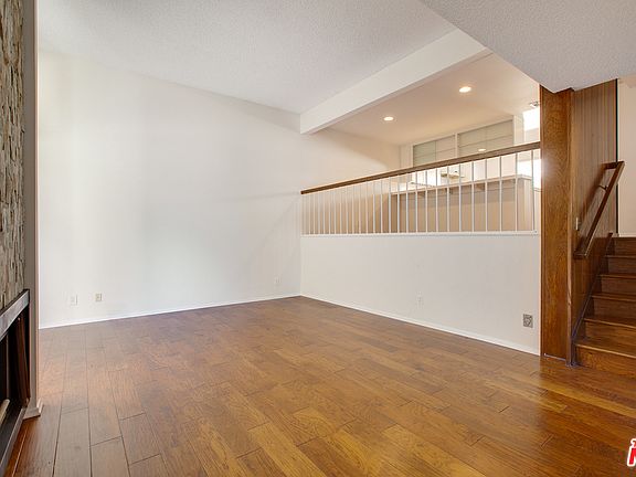 5th image of 4735 La Villa Marina Unit A