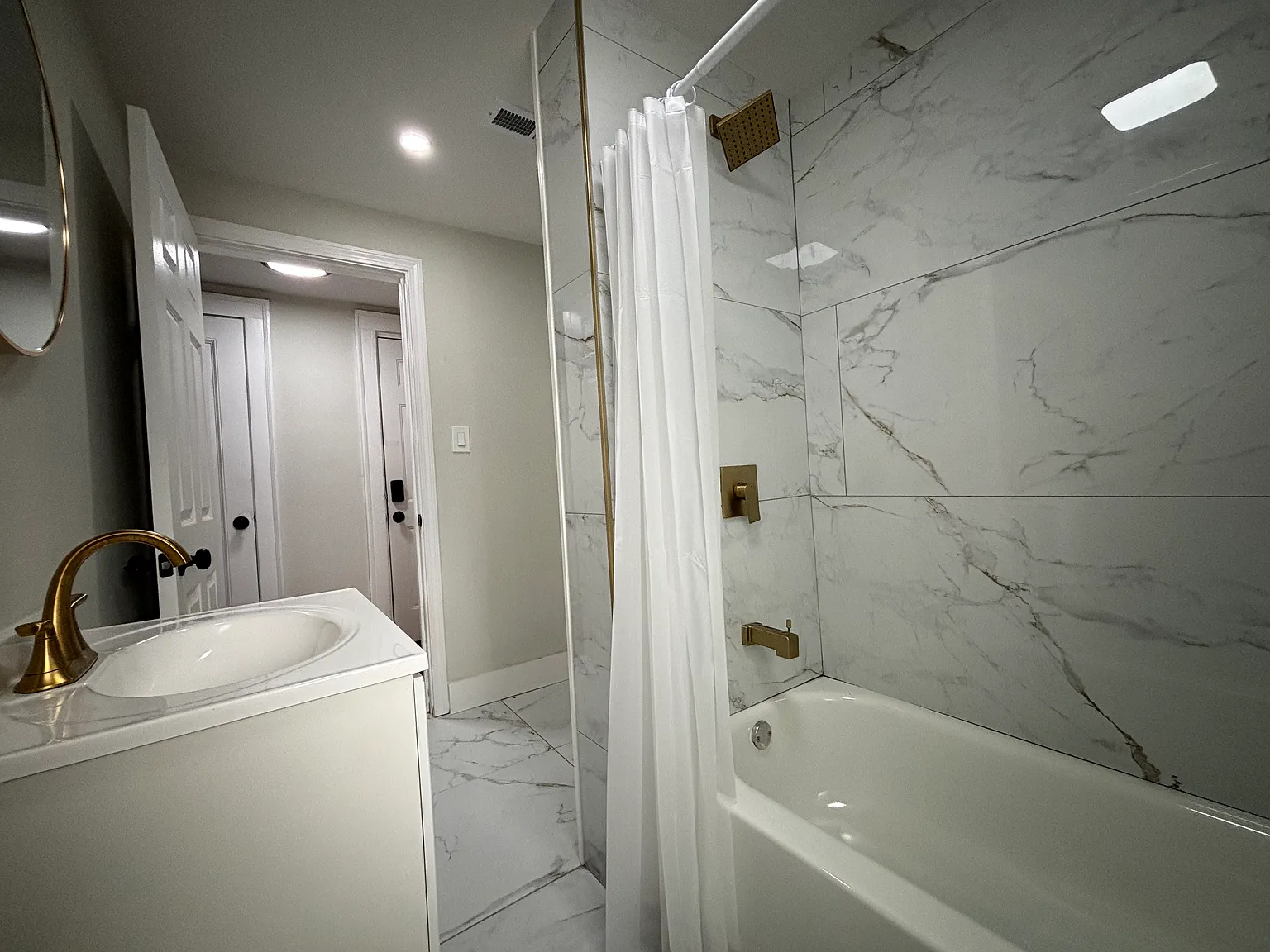 3 bed, 1000 sqft, $1,875 — Photo 4