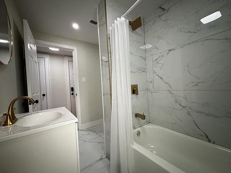 70A103 Circular Ave — Photo 4