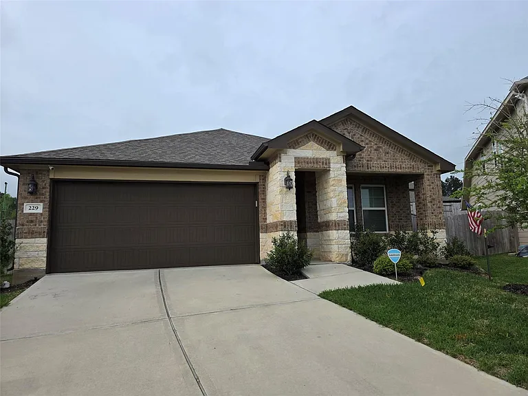 229 Cresta Cove Ct — Photo 1