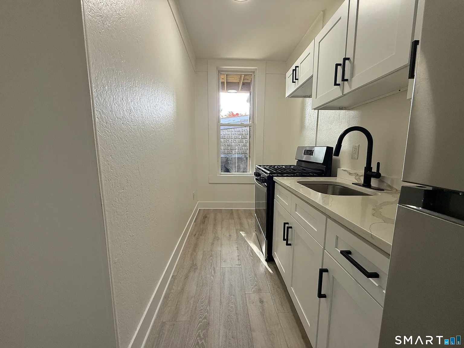 Studio, 1.0 bath, 350 sqft, $1,195 — Photo 2
