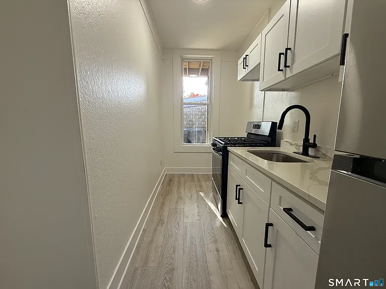 44 Franklin St — Photo 2