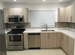 2410 Hayes St, Hollywood, FL 33020