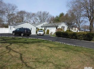 12 Warren Ave, Ronkonkoma, NY 11779